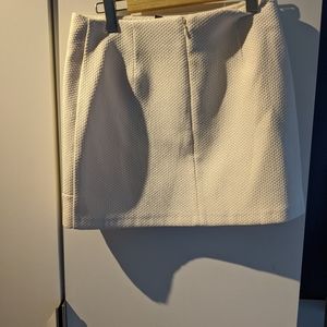 Structured/textured mini skirt from topshop, worn 3-5 times, dry-cleaned
